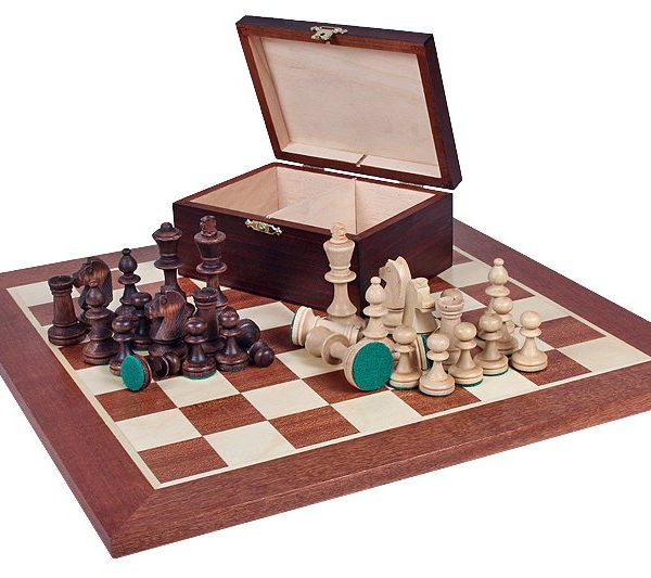 staunton chess pieces