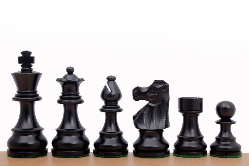 French-35-ebonised french knight chessmen